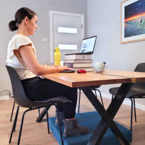How to properly set up a home office station